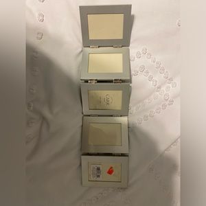 Foldable picture frame